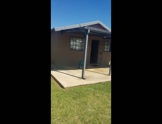 2 BEDROOM FREEHOLD SOLD IN FERNWOOD